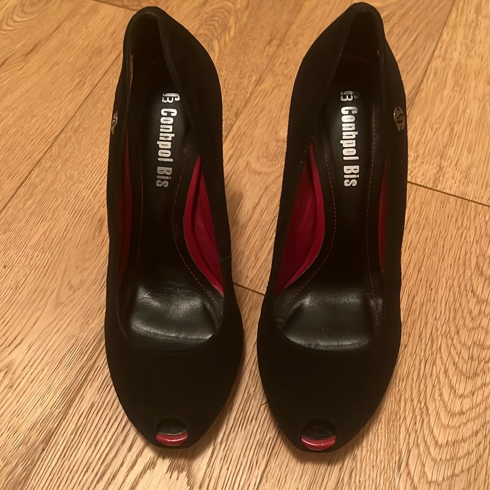 Peep toe heels